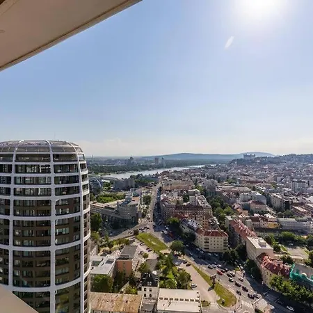 Ah Sky Park 1a - Castle View Free Parking Bratysława