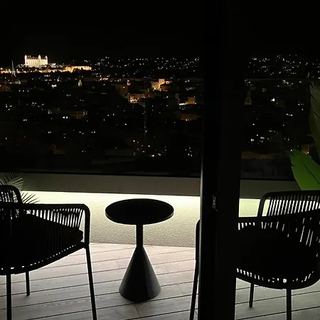 Апартаменты Ah Sky Park 1a - Castle View